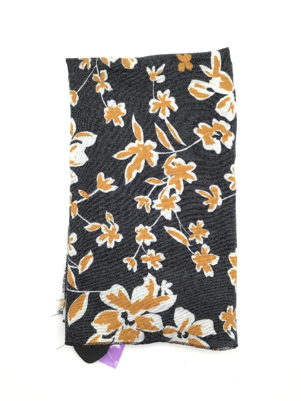 Scarf Winter By Studio In Black & Yellow